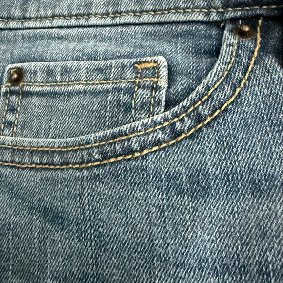 GAP Washed Blue Boyfriend Roll-Cuff Denim Shorts - Picture 6 of 8